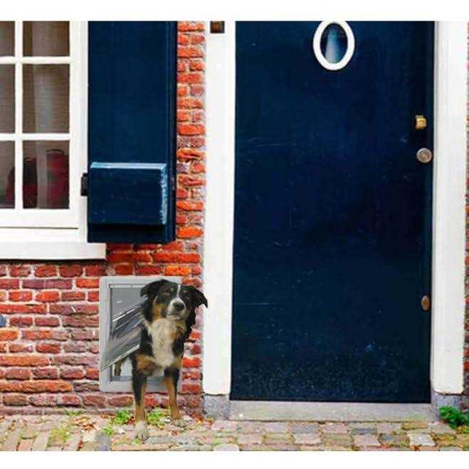 Medium Ruff Weather Pet Door L739