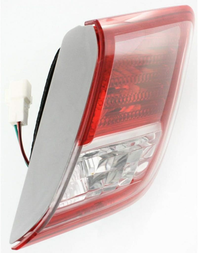 Toyota Camry Passenger Side Inner Rear Tail Light E852737