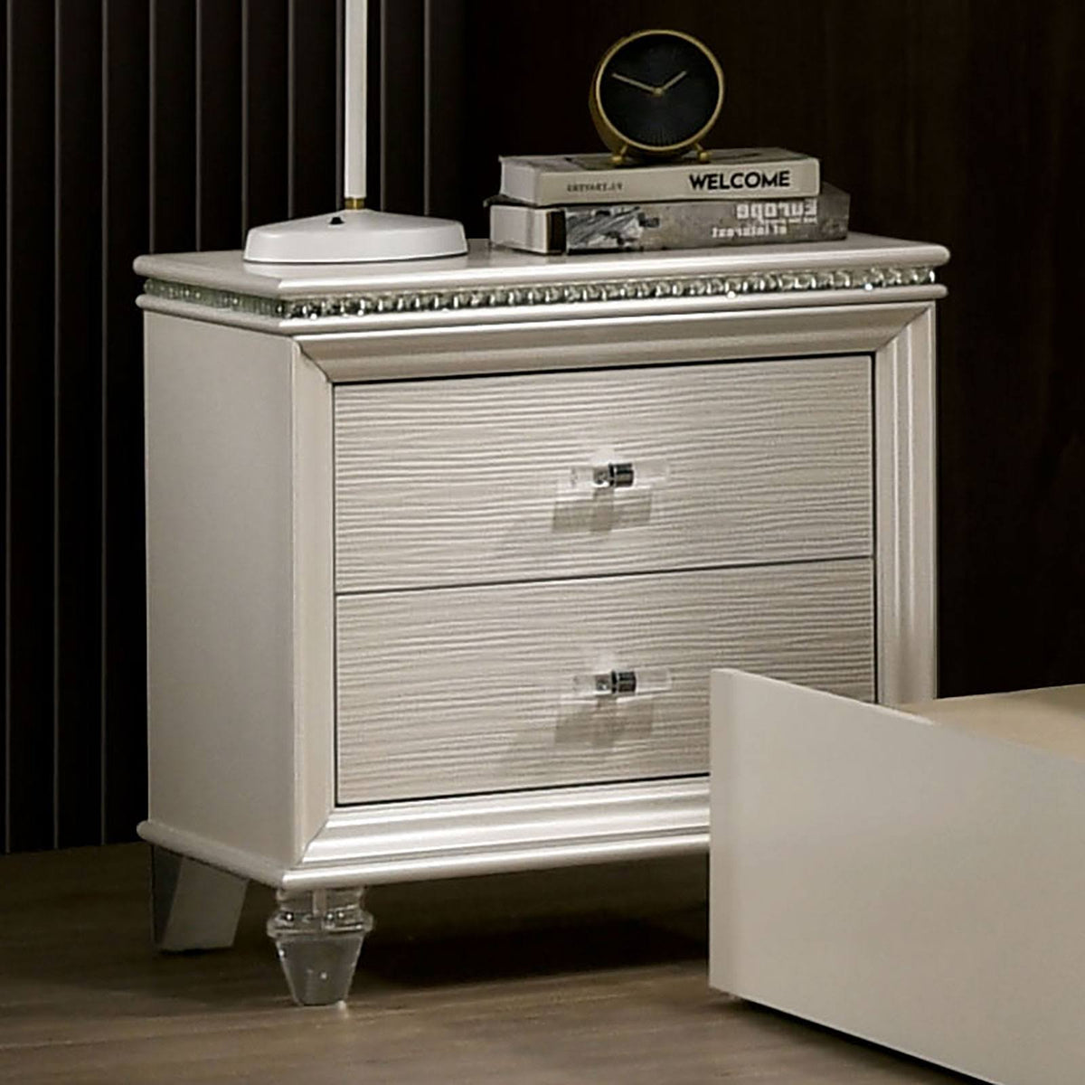 White Night Stand O89256